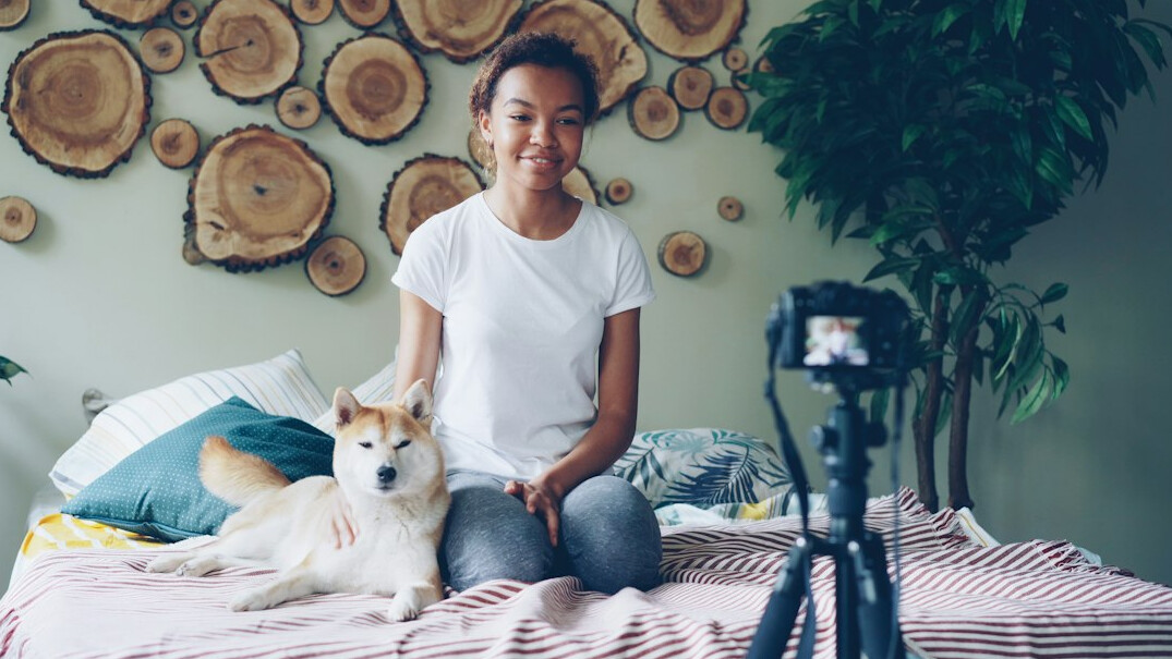 influencer recording video at home