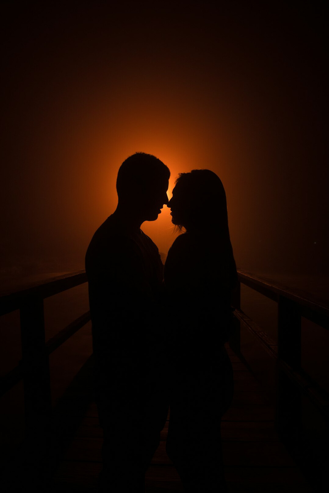 romantic couple silhouette